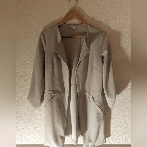 Elegant Gray Soho Apparel Women's Open Blazer - Picture 1 of 3